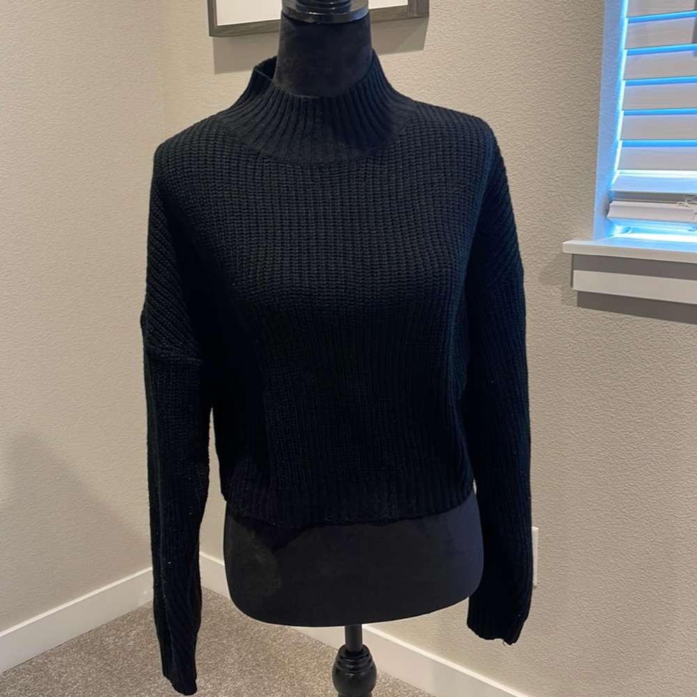 Black Crop Top Sweater